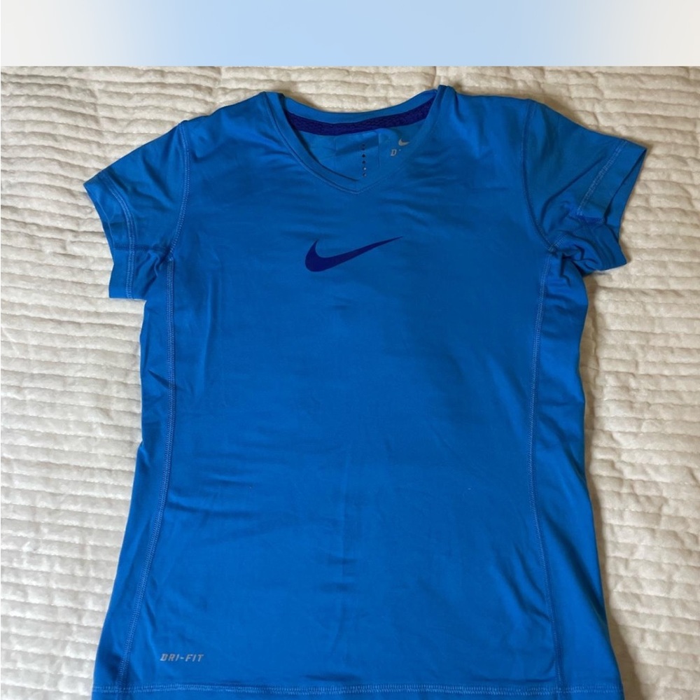 Nike Youth Medium Vivid Blue Sports Tee